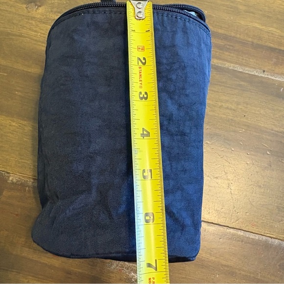 Kipling Navy Blue Nylon Tube Insulated Pouch Cooler Handle Travel Cool Container - Picture 6 of 7